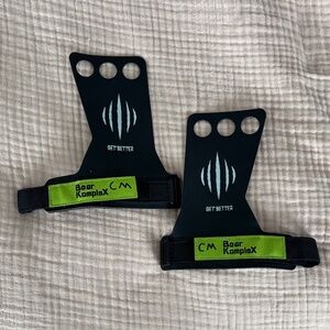 Bear Komplex Carbon Comp 3-Hole Hand Grips